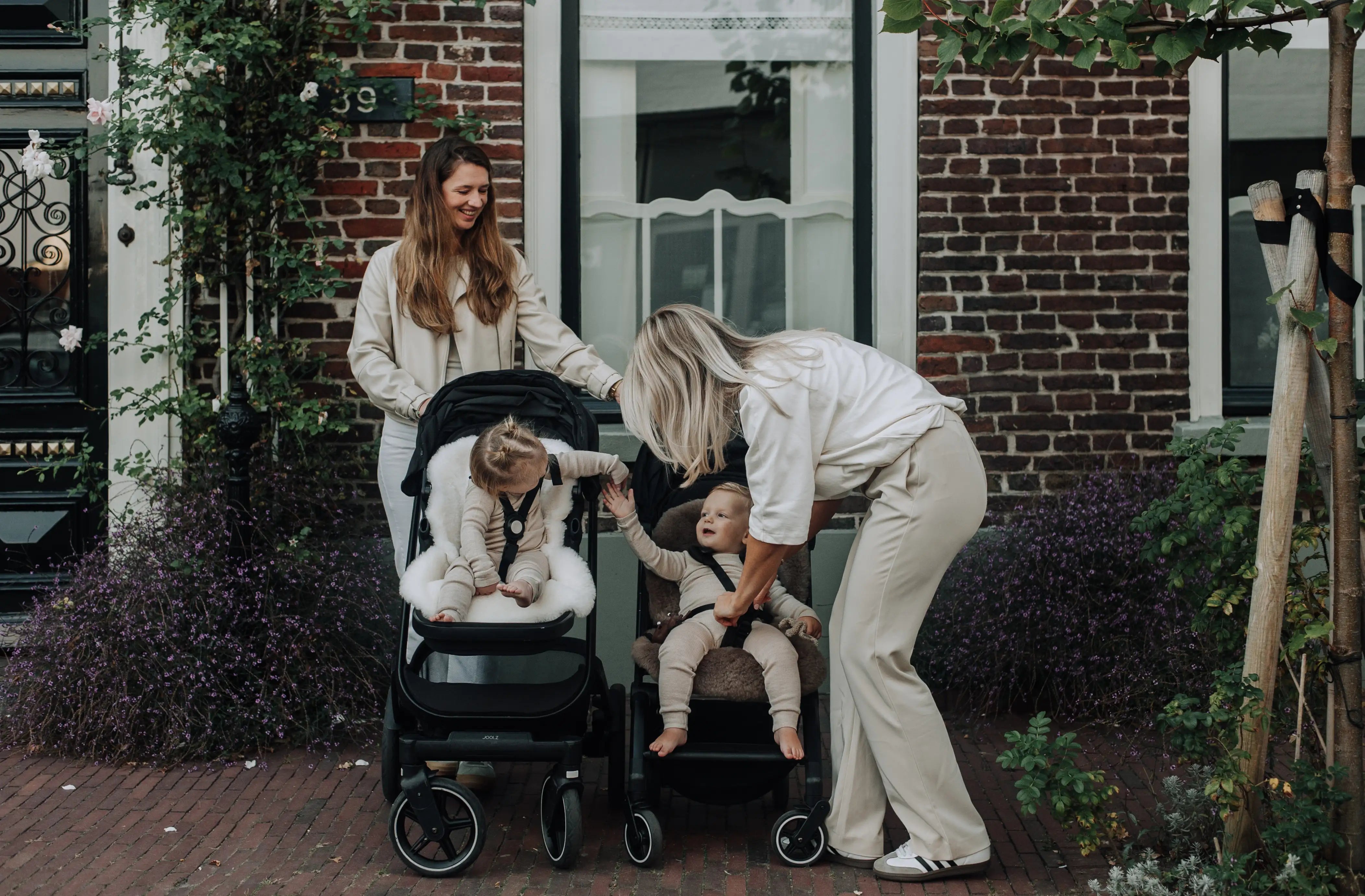 Schapenvacht met riemgaten voor Maxi-Cosi of kinderwagen